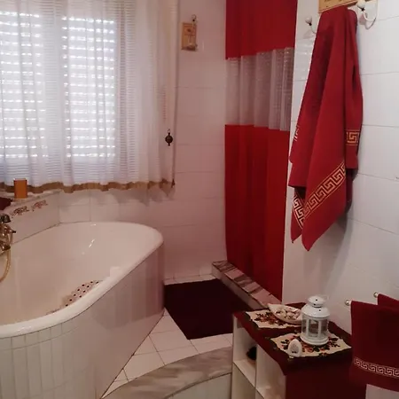 Moonaurora Bed & Breakfast 2*